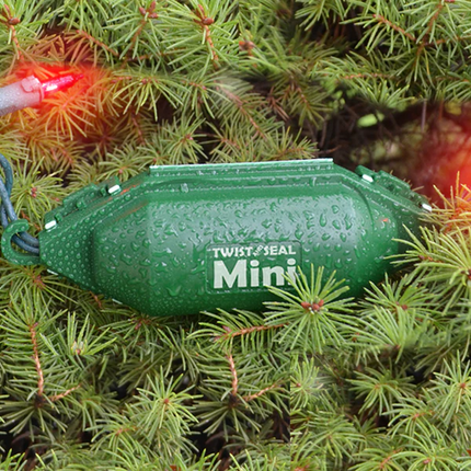 Twist and Seal Mini Holiday Light Cord Protector, Green